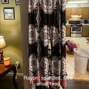 Black,white and Orange 🍊 flare pants ⭐️ brand new